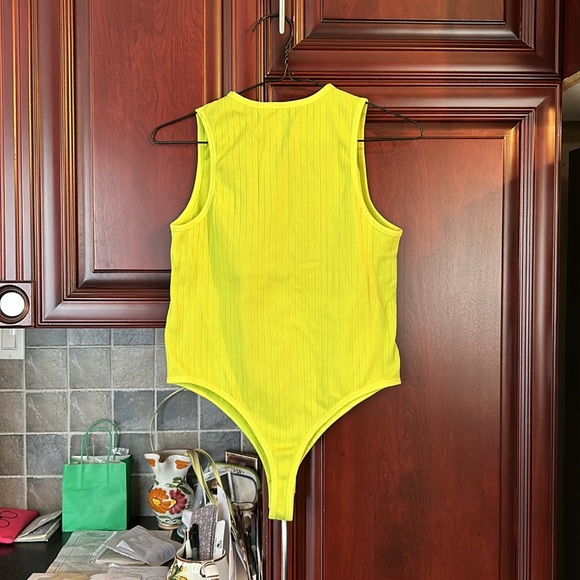 DYNAMITE Muscle Seamless Ribbed Bodysuit size large - Picture 8 of 9